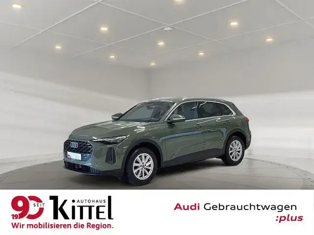 Używany Audi Q5 Ambiente 204 KM (150 kW) 2025 Zielony SUV