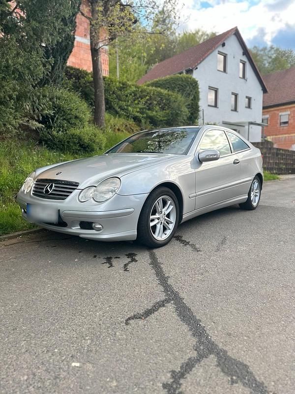 Gebraucht Mercedes C180 143 PS (105 kW) 2004 Silber Coupé