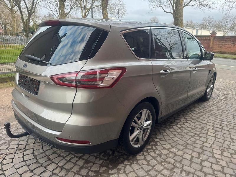 Gebraucht Ford S-MAX Titanium 150 PS (110 kW) 2017 Beige Van / Kleinbus