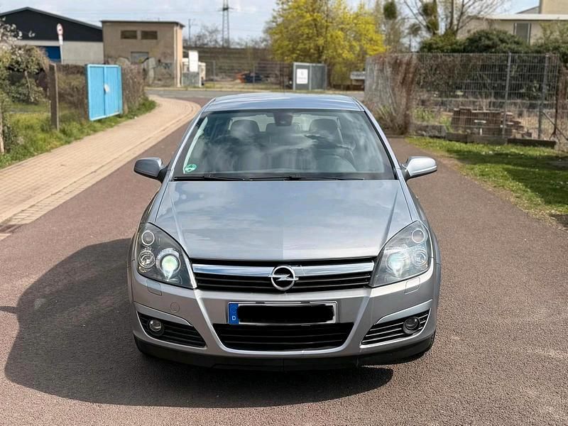 Gebraucht Opel Astra 125 PS (91 kW) 2005 Andere farben Limousine
