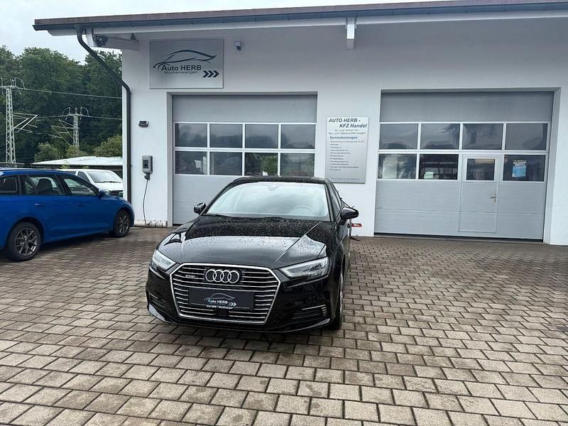 Schwarz Gebraucht 2017 Audi A3 Sportback e-tron Comfort Limousine | 16.800 € (Fairer Preis) - Bild 1/4