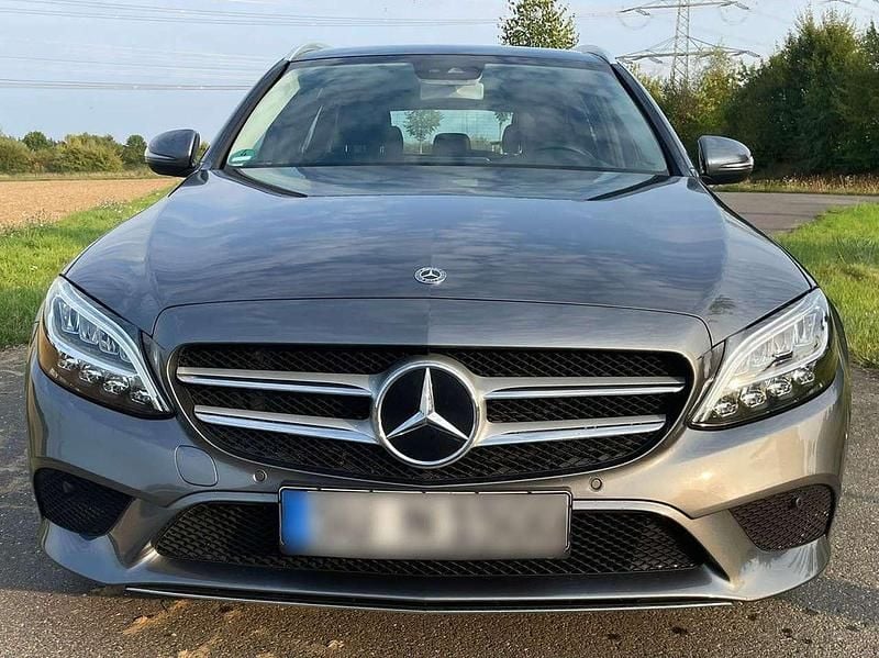 Grau Gebraucht 2019 Mercedes C180 Avantgarde Kombi | 22.450 € (Guter Preis) - Bild 1/4