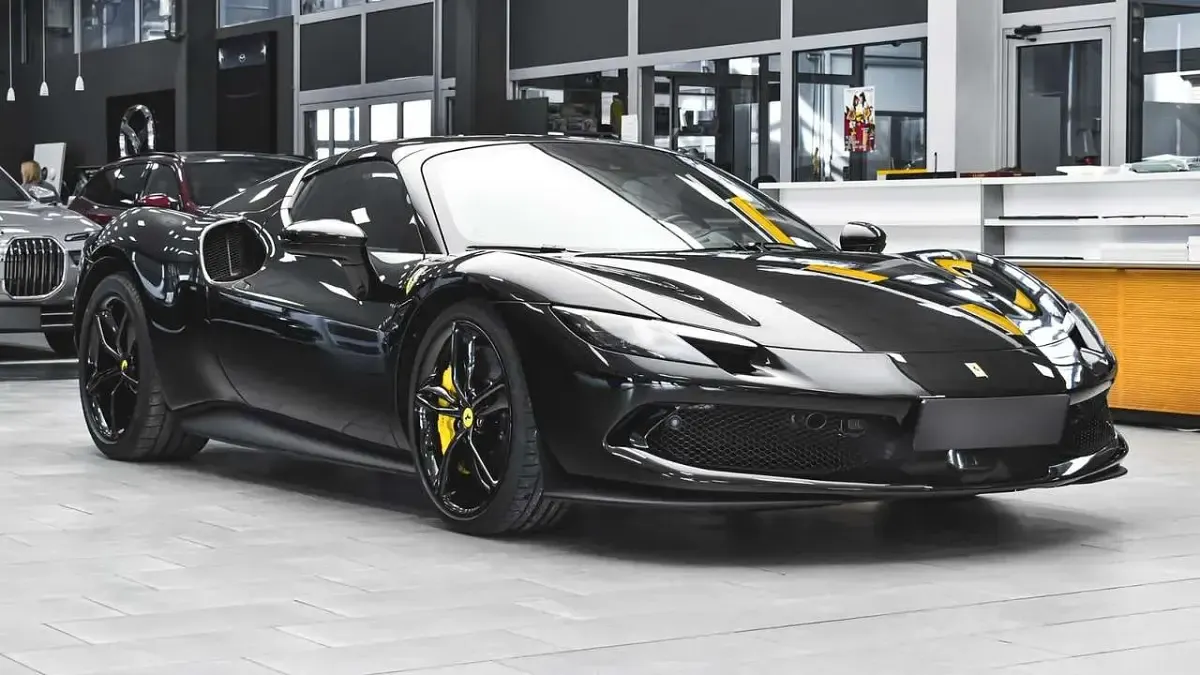 Gebraucht Ferrari 296 829 PS (609 kW) 2025 1250 nero ds Cabrio