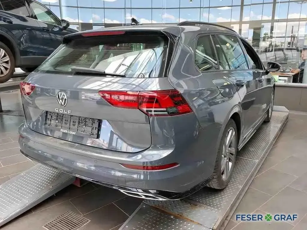 Gebraucht VW Golf VIII R-line 150 PS (110 kW) 2023 Grau Kombi