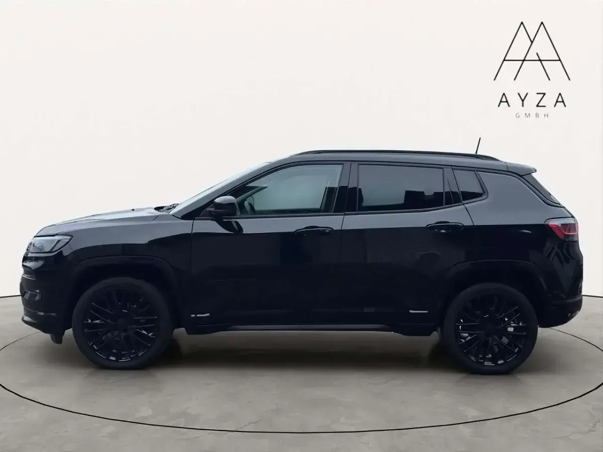 Käytetty Jeep Compass 131 HP (96 kW) 2024 Musta Katumaasturi
