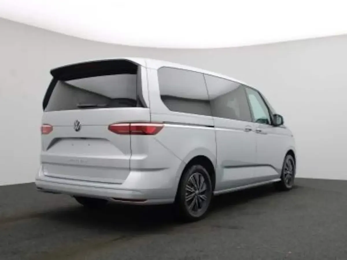 Begagnad VW Multivan Style 150 HK (110 kW) 2024 Minibuss