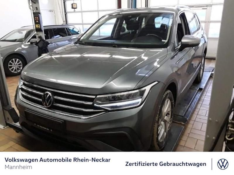 Gebraucht VW Tiguan Allspace Life 150 PS (110 kW) 2022 Platinum grey metallic SUV