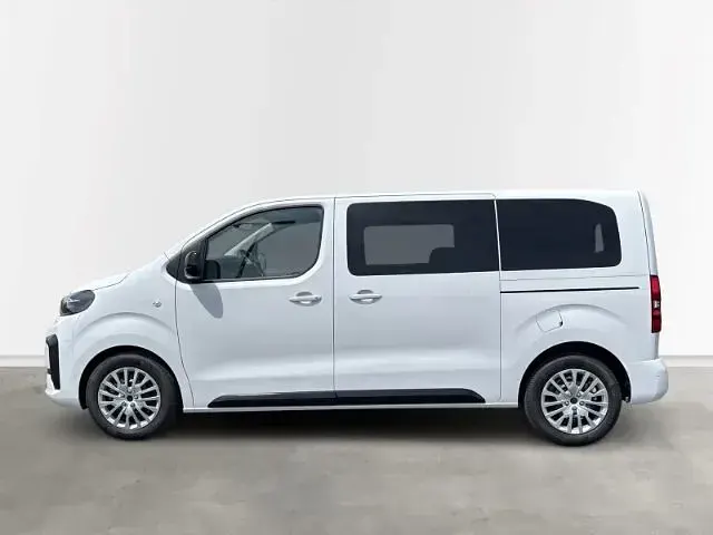 Neu Peugeot Traveller Active 179 PS (131 kW) 2026 Weiss Van / Kleinbus