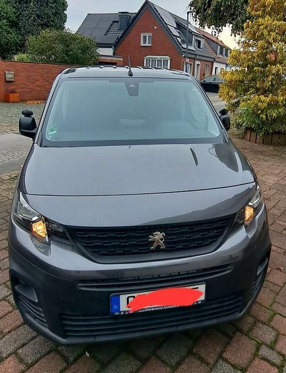 Andere farben Gebraucht 2018 Peugeot Partner Van | 10.399 € (Fairer Preis) - Bild 1/4