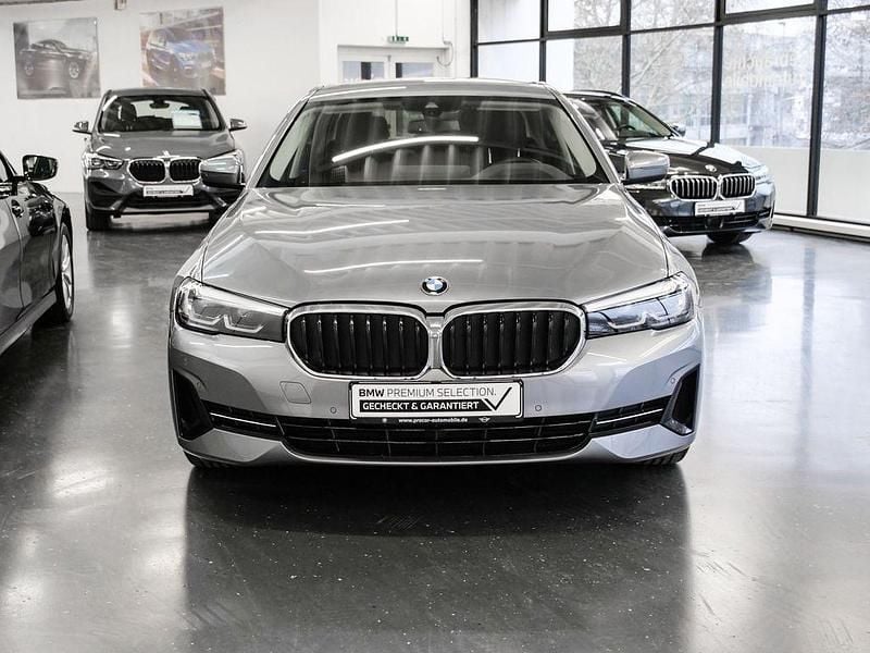 Gebraucht BMW 520 190 PS (139 kW) 2023 Grau Limousine
