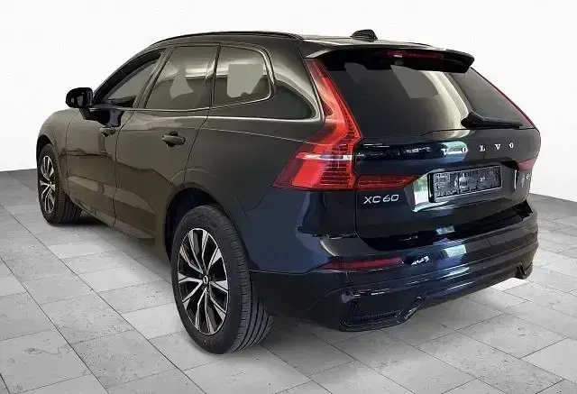 Gebraucht Volvo XC60 Plus 197 PS (144 kW) 2023 Schwarz SUV