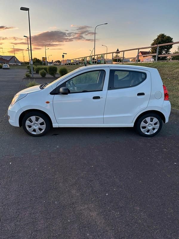Gebraucht Suzuki Alto 67 PS (49 kW) 2011 Weiß Kleinwagen