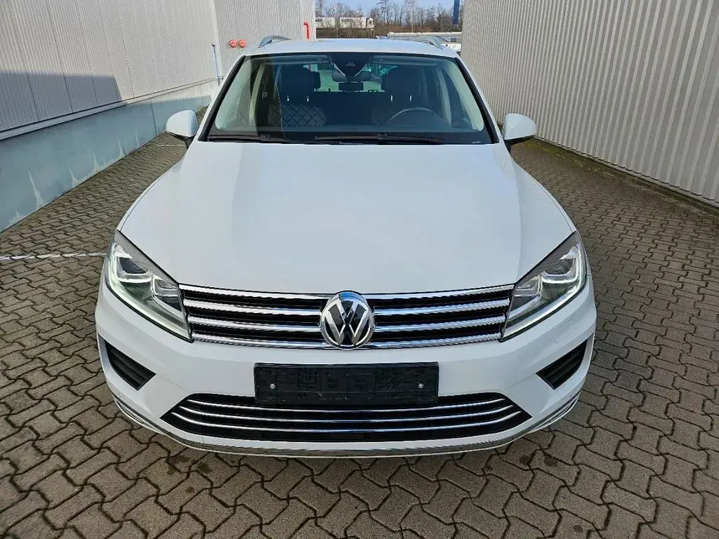 Gebraucht VW Touareg Edition 262 PS (192 kW) 2018 Weiß SUV
