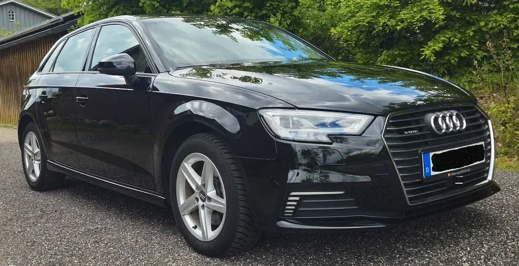 Gebraucht Audi e-tron Design 204 PS (150 kW) 2020 Schwarz SUV