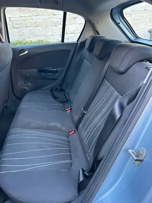 Usado Opel Corsa 90 CV (66 kW) 2007 Azul Utilitario