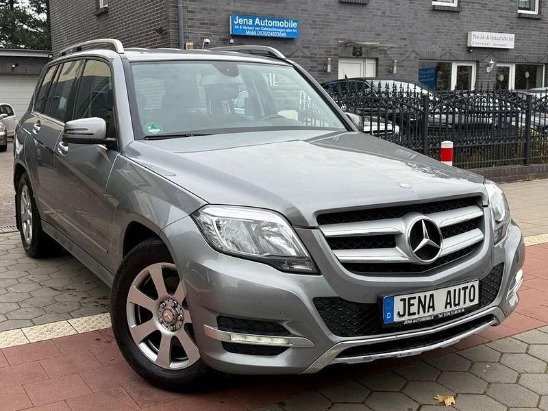 Silber Gebraucht 2012 Mercedes GLK220 SUV | 20.900 € (Etwas zu teuer) - Bild 1/4
