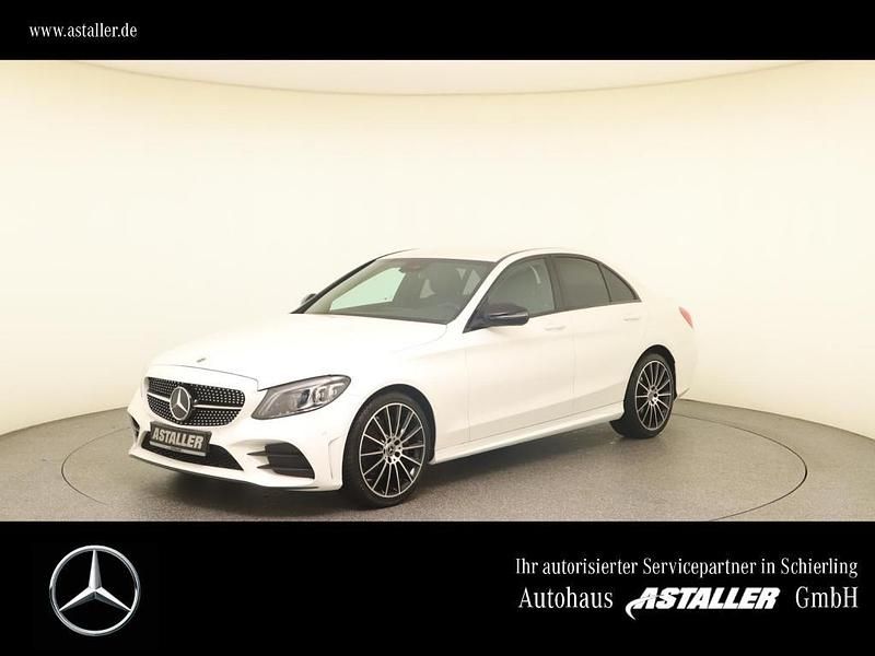 Unilack polarweiß Gebraucht 2020 Mercedes C180 AMG line Limousine | 30.900 € (Etwas zu teuer) - Bild 1/4