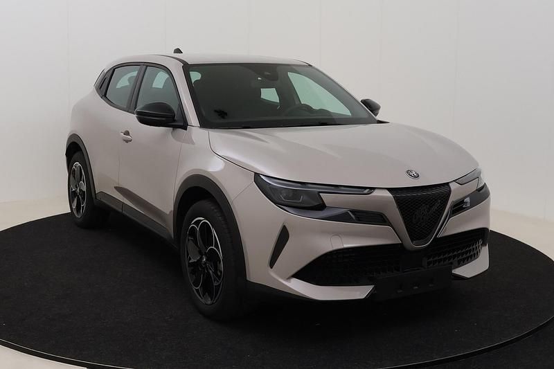 Gebraucht Alfa Romeo Junior 114 kW (156 PS) 2025 Avorio galleria SUV