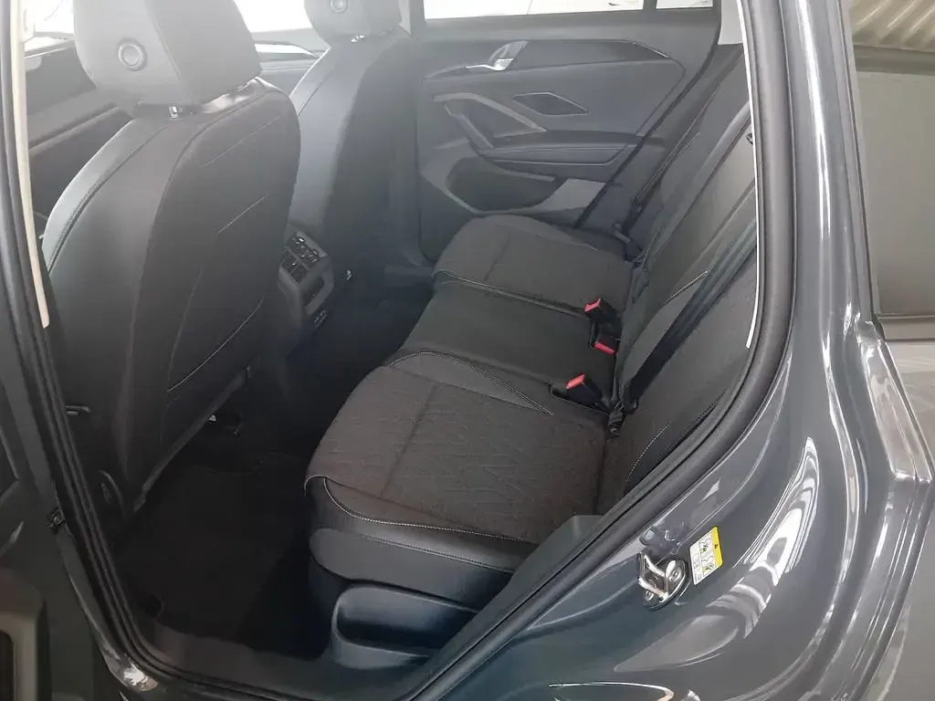 Neu VW Tiguan Design 150 PS (110 kW) 2026 Grau SUV