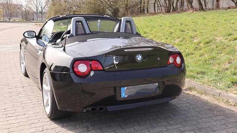 Gebraucht BMW Z4 Performance 170 PS (125 kW) 2005 Schwarz Cabrio