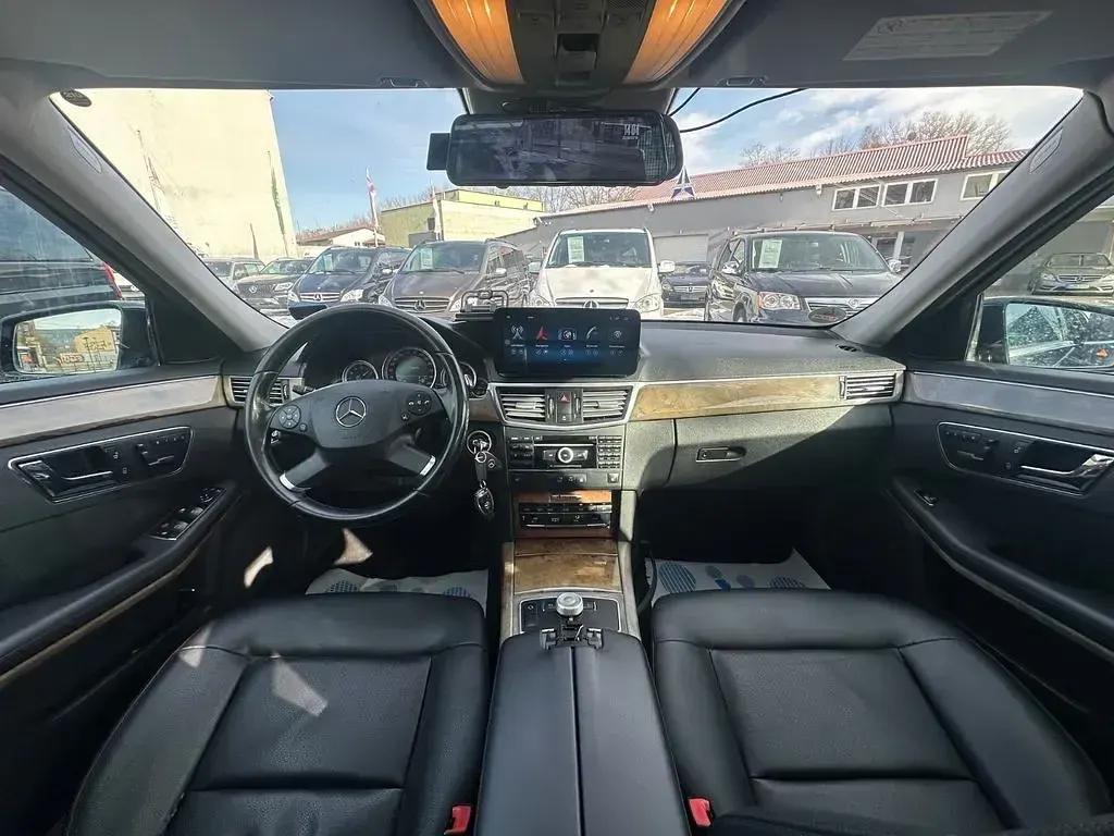 Gebraucht Mercedes E350 Avantgarde 231 PS (169 kW) 2011 Schwarz Limousine