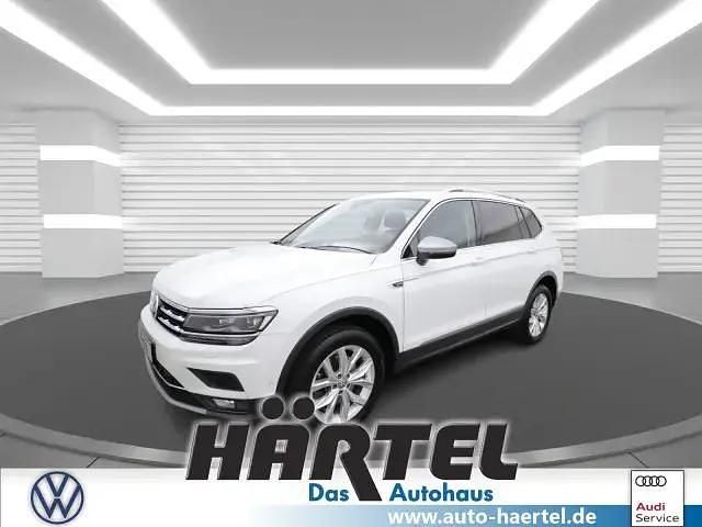 Pure white, metallic Gebraucht 2020 VW Tiguan Allspace Highline SUV | 29.000 € (Fairer Preis) - Bild 1/4