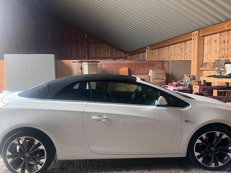 Gebraucht Opel Cascada 170 PS (125 kW) 2015 Weiß Cabrio