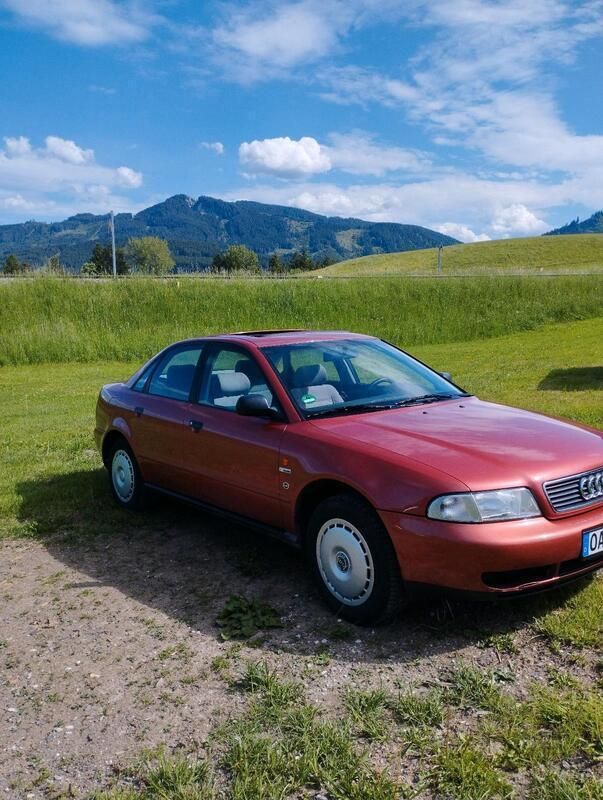 Rot Gebraucht 1995 Audi A4 Limousine | 650 € - Bild 1/4