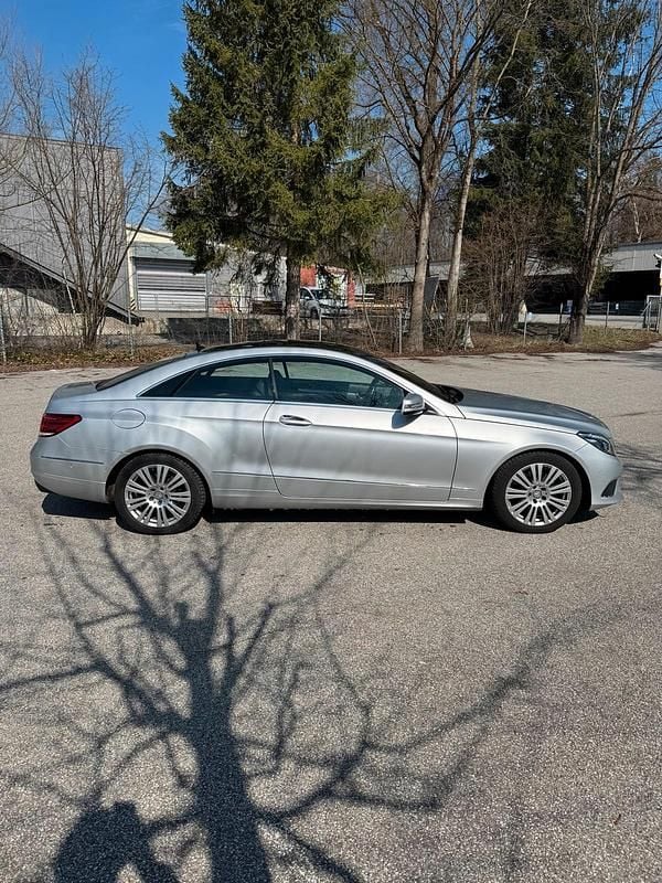Gebraucht Mercedes E250 211 PS (155 kW) 2014 Silber Coupé