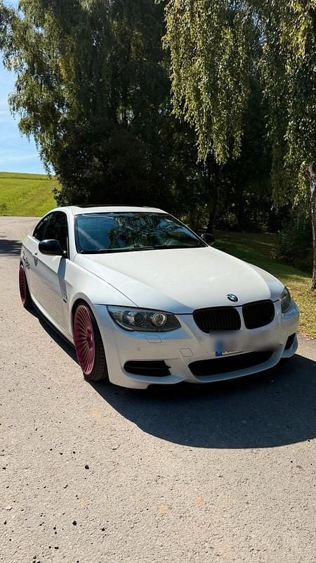 Weiß Gebraucht 2011 BMW 335 M Sport Coupé | 24.950 € (Etwas zu teuer) - Bild 1/4