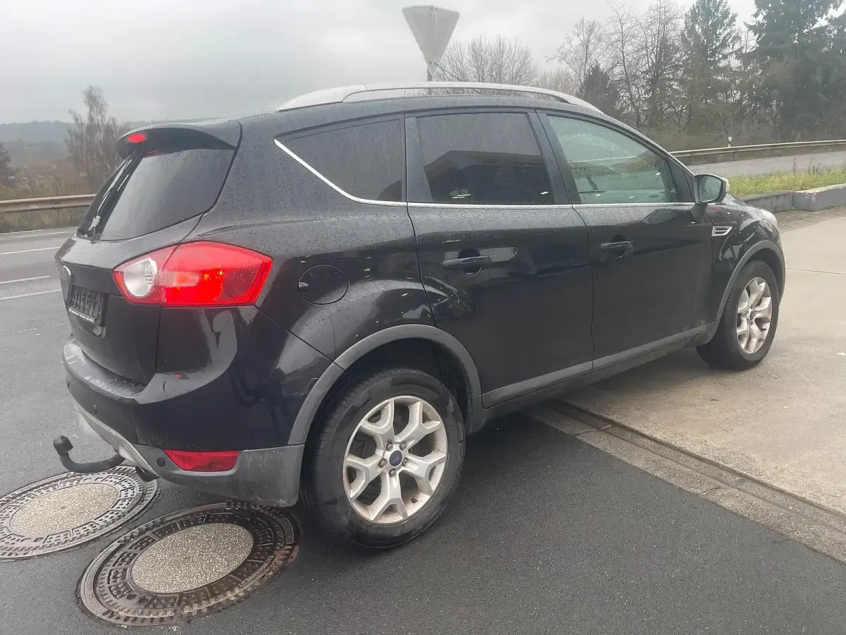 Usata Ford Kuga 136 CV (100 kW) 2009 Nero SUV