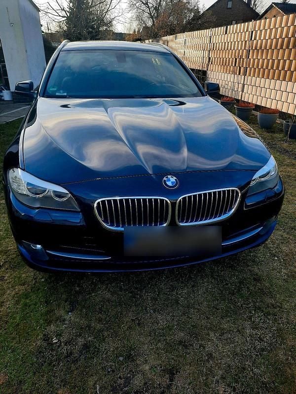 Gebraucht BMW 520 184 PS (135 kW) 2012 Schwarz Kombi