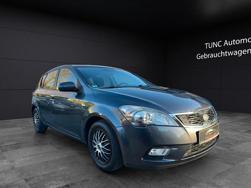 Gebraucht Kia Ceed Edition 7 90 PS (66 kW) 2011 Grau Kleinwagen