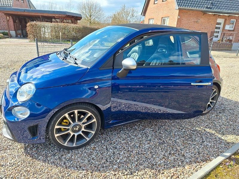 Gebraucht Abarth 595C Turismo 165 PS (121 kW) 2019 Blau Cabrio