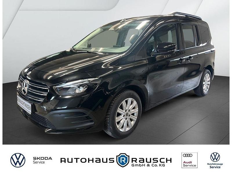 Gebraucht Mercedes T180 131 PS (96 kW) 2023 Schwarz Van / Kleinbus