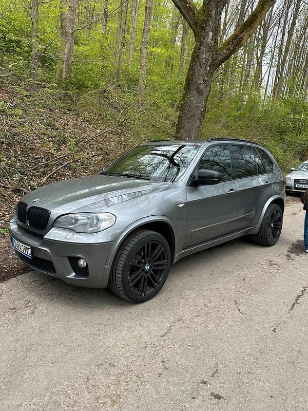 Grau Gebraucht 2011 BMW X5 M Sport SUV | 13.800 € - Bild 1/4