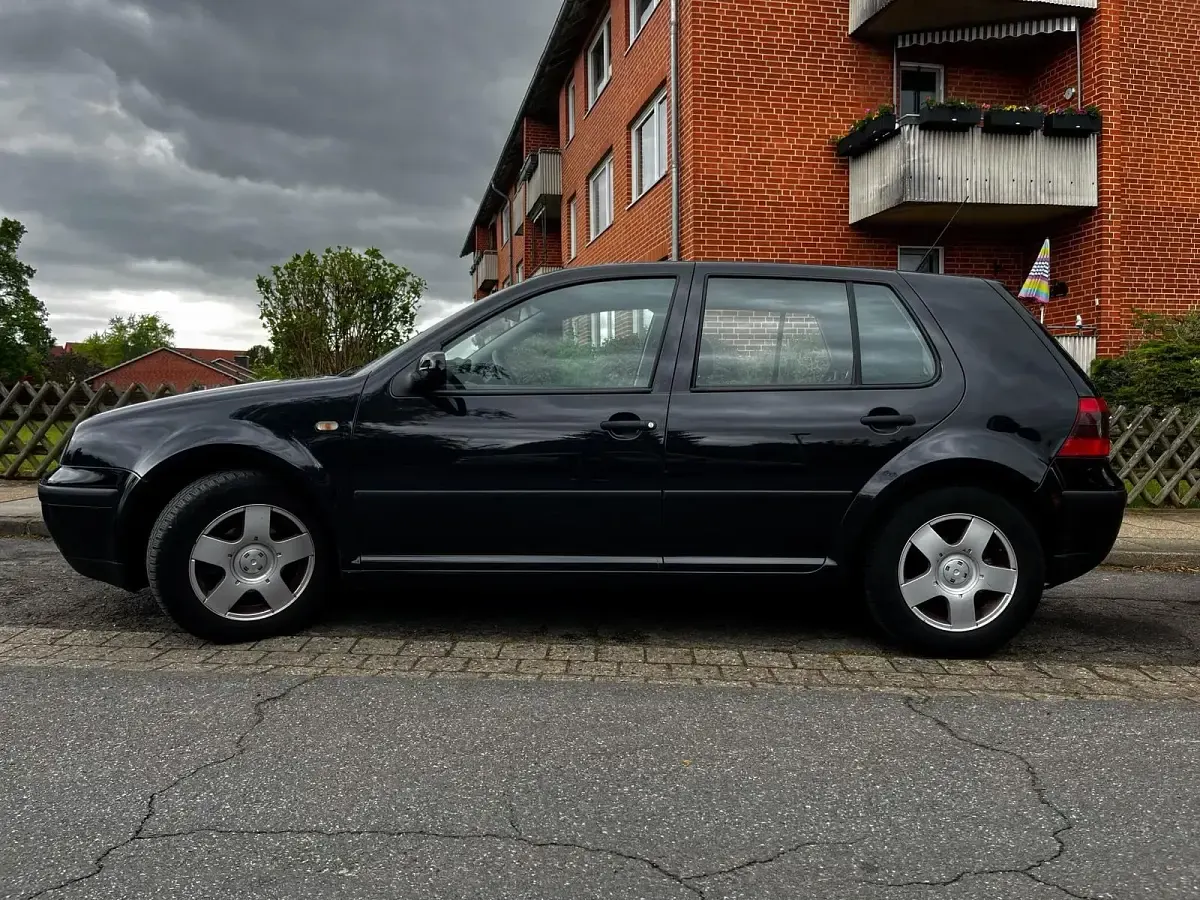 Gebraucht VW Golf III 75 PS (55 kW) 1999 Schwarz Limousine