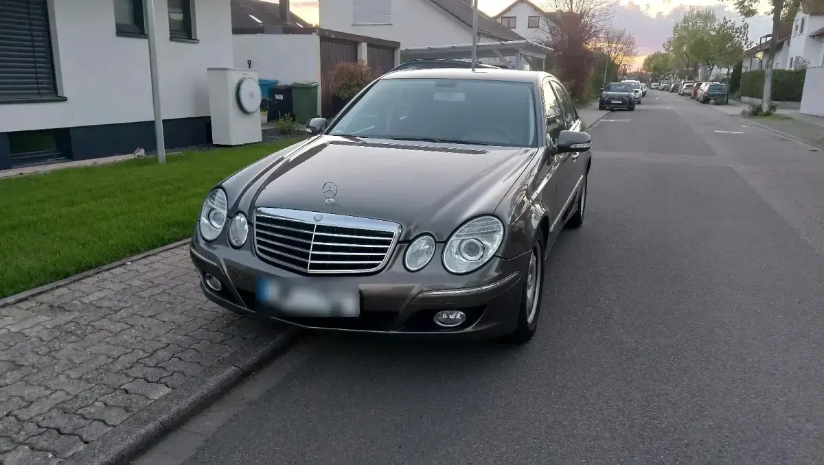 Gebraucht Mercedes E220 Elegance 170 PS (125 kW) 2007 Limousine