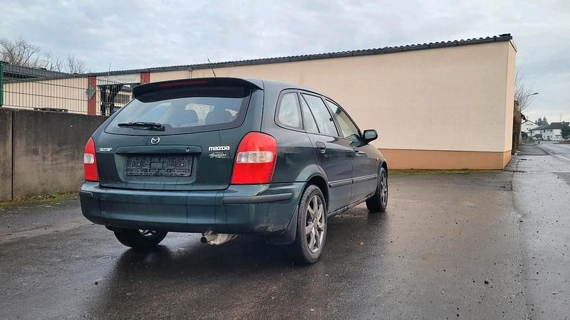 Gebraucht Mazda 323F 90 PS (66 kW) 1998 Grün Limousine