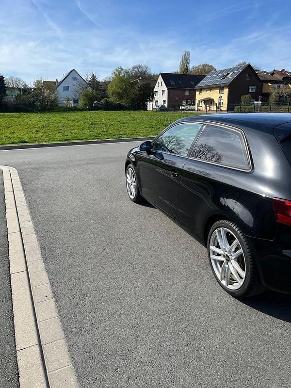 Gebraucht Audi A3 Ambiente 150 PS (110 kW) 2015 Schwarz Limousine