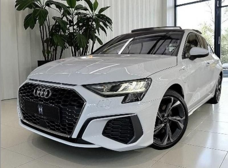 (weiss (sonderlackierung)) Gebraucht 2022 Audi A3 Sportback e-tron S-line plus Limousine | 28.990 € (Teuer) - Bild 1/4