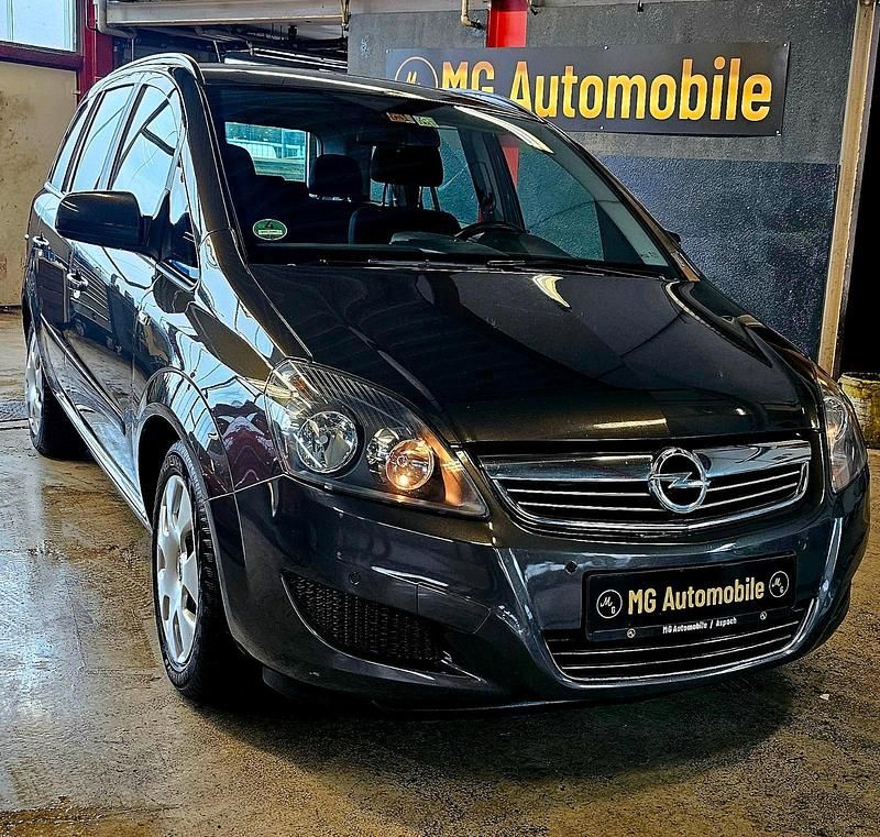 Gebraucht Opel Zafira Family 116 PS (85 kW) 2013 Grau Van / Kleinbus