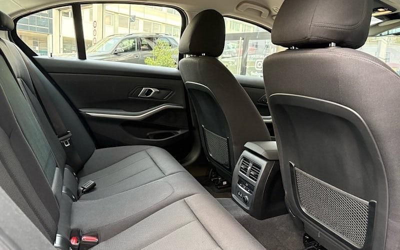 Gebraucht BMW 320 Advantage 184 PS (135 kW) 2020 Blau Limousine