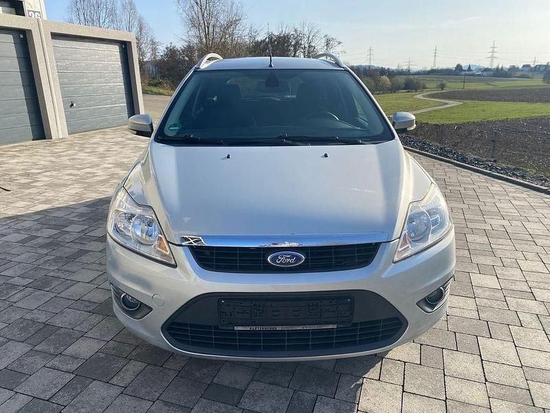 Gebraucht Ford Focus Style 101 PS (74 kW) 2008 Silber Limousine