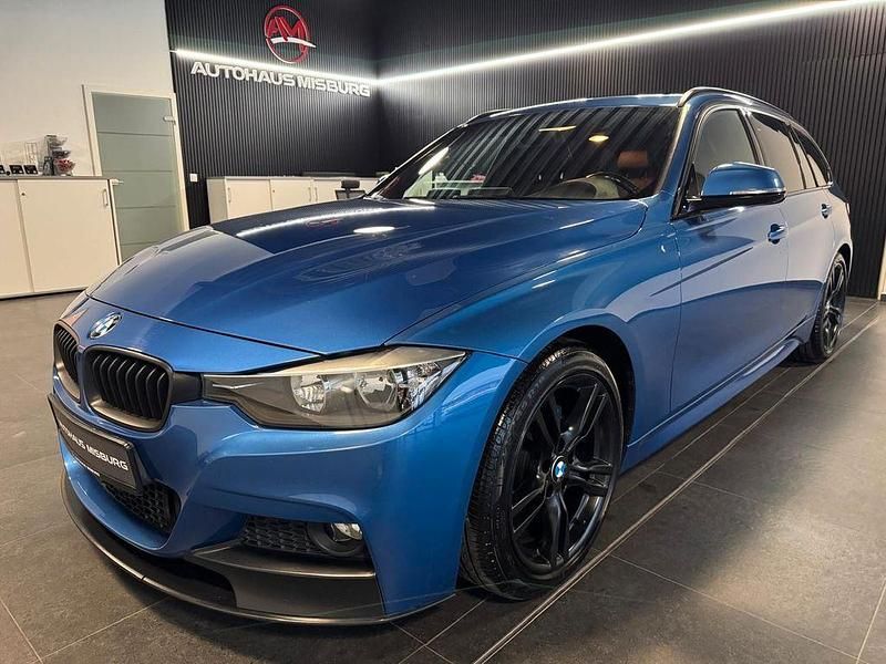 Blau Gebraucht 2012 BMW 320 M Sport Kombi | 17.970 € - Bild 1/4