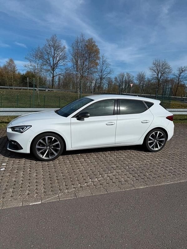 Gebraucht Seat Leon FR 158 PS (116 kW) 2020 Weiß Limousine