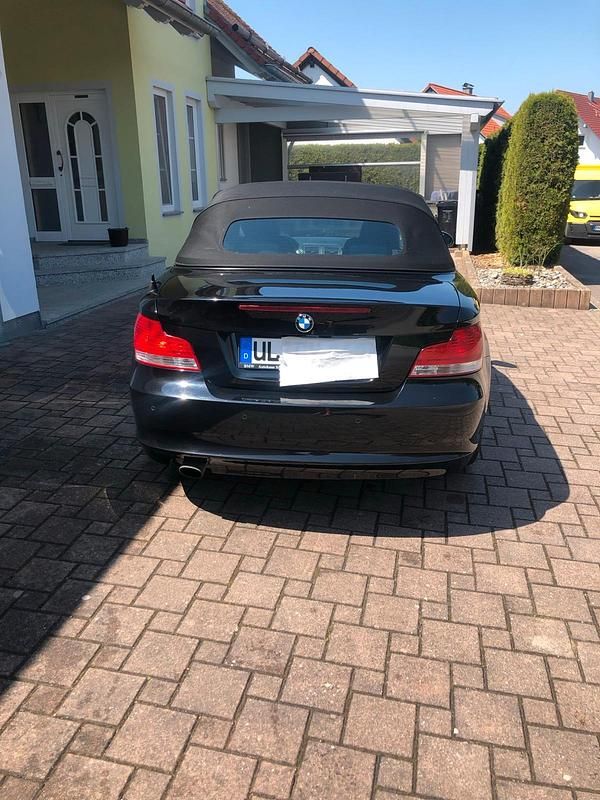 Gebraucht BMW 118 Cabriolet 143 PS (105 kW) 2010 Schwarz Cabrio