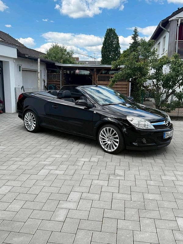 Schwarz Gebraucht 2009 Opel Astra Cabriolet Cabrio | 5.300 € (Etwas zu teuer) - Bild 1/3