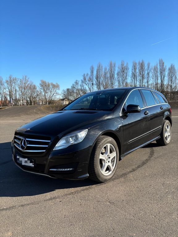 Schwarz Gebraucht 2011 Mercedes R300 Van / Kleinbus | 16.500 € - Bild 1/4
