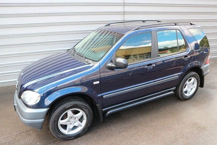 Gebraucht Mercedes ML320 218 PS (160 kW) 2000 Blau SUV